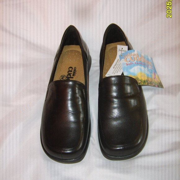Women's  Cobbie Cuddlers Slip on Loafers Size 5W - Picture 1 of 7